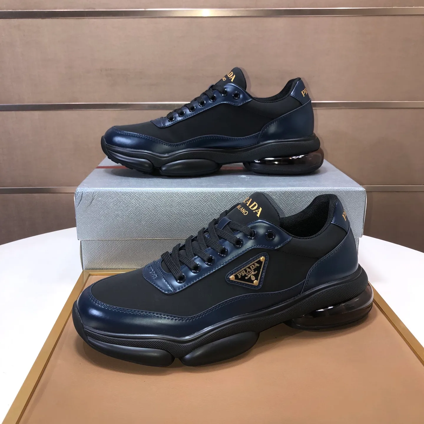 Men's shoes 💰700💰[PRADA] Men's shoes counter hot sale, official website synchronization, 👑Top version ✔️Original cowhide upper + cowhide lining, 1🆚1 replica, original original sole [black/blue/brown 3 colors] 🎯 Material: cowhide surface 🎯 Inner lining: cowhide 🎯 Sole: original molded outsole 🎯 size: Male 38-45 (45 is custom-made and cannot be returned or exchanged)